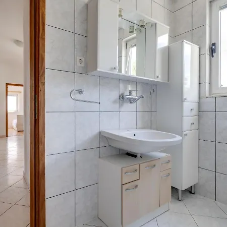 Lucija Near *